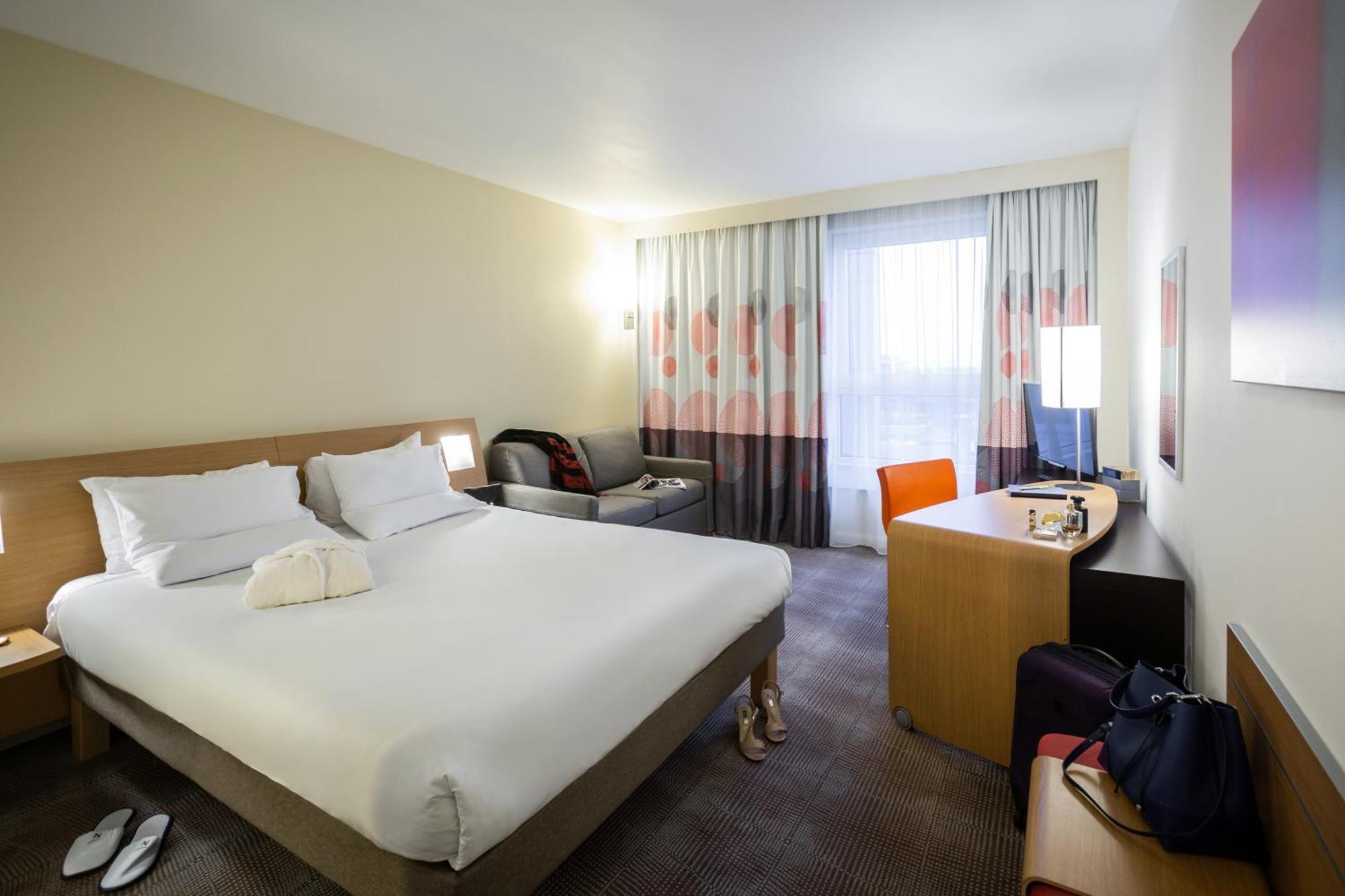 Novotel Reading Centre Exterior photo